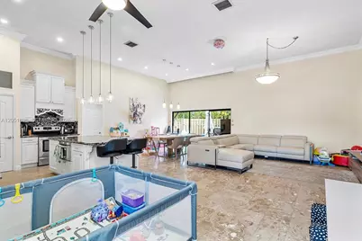 2707 S Parkview Dr, Hallandale Beach, FL 33009 - Photo 3
