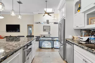 2707 S Parkview Dr, Hallandale Beach, FL 33009 - Photo 13