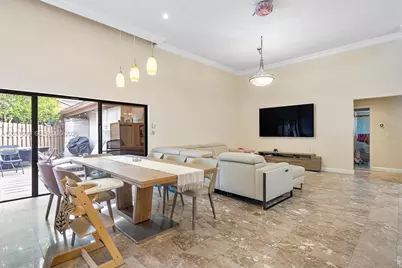2707 S Parkview Dr, Hallandale Beach, FL 33009 - Photo 15