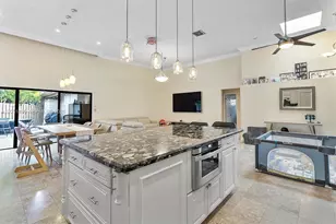 2707 S Parkview Dr, Hallandale Beach, FL 33009 - Photo 11