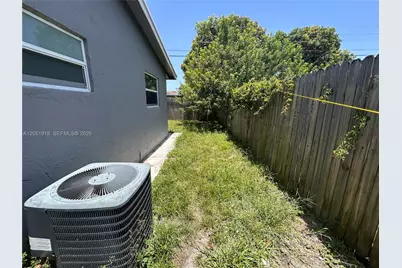 3070 NW 12th Ct #1-2, Fort Lauderdale, FL 33311 - Photo 5