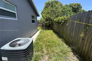 3070 NW 12th Ct, Fort Lauderdale, FL 33311 - Photo 5