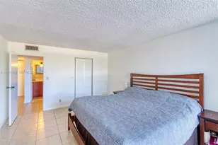 800 Parkview Dr, Hallandale Beach, FL 33009 - Photo 13