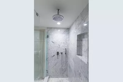 1000 Brickell Plz #2110, Miami, FL 33131 - Photo 13