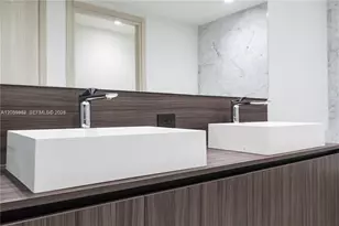 1000 Brickell Plaza, Miami, FL 33131 - Photo 15