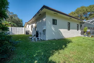 9801 SW 73rd Ct, Pinecrest, FL 33156 - Photo 43