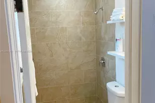 320 NE 160th St, Miami, FL 33162 - Photo 11