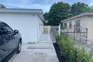 320 NE 160th St, Miami, FL 33162 - Photo 15