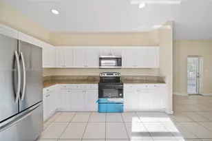 3641 NE 4th St, Homestead, FL 33033 - Photo 11