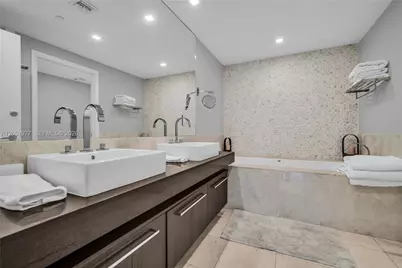17121 Collins Avenue #4205, Sunny Isles Beach, FL 33160 - Photo 37