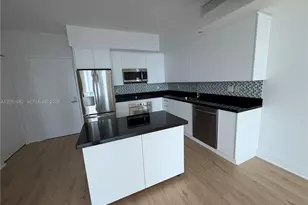 92 SW 3rd St, Miami, FL 33130 - Photo 3