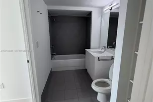 92 SW 3rd St, Miami, FL 33130 - Photo 35