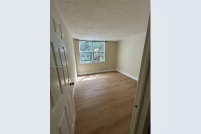 9461 Evergreen Pl #303, Davie, FL 33324 - Photo 9