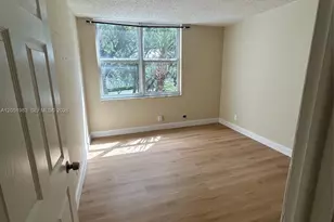 9461 Evergreen Pl, Davie, FL 33324 - Photo 9