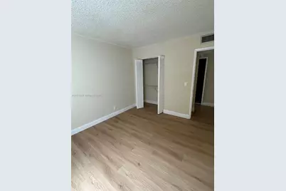 9461 Evergreen Pl #303, Davie, FL 33324 - Photo 7