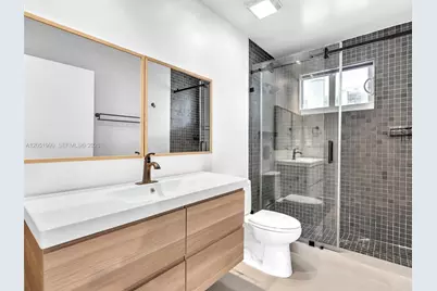 444 NE 30th St #608, Miami, FL 33137 - Photo 35