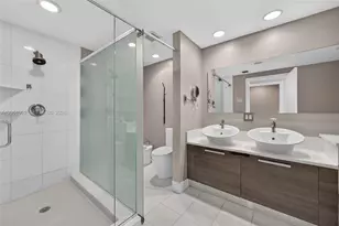 2950 NE 188th St, Aventura, FL 33180 - Photo 23