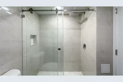 18061 Biscayne Blvd #1204, Aventura, FL 33160 - Photo 19