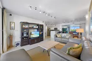 19999 E Country Club Dr, Aventura, FL 33180 - Photo 11