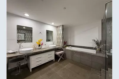 475 Brickell Ave #3207, Miami, FL 33131 - Photo 17