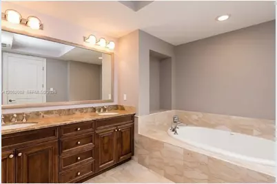 300 Beach Dr NE #0, Saint Petersburg, FL 33701 - Photo 3