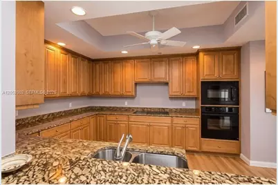 300 Beach Dr NE #0, Saint Petersburg, FL 33701 - Photo 5