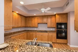 300 Beach Dr NE, Saint Petersburg, FL 33701 - Photo 5