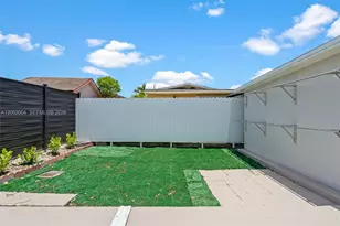 1333 W 37th St, Hialeah, FL 33012 - Photo 31