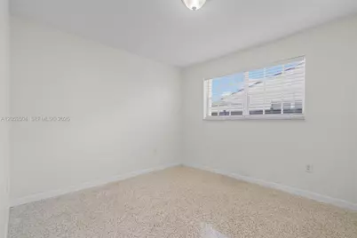 1333 W 37th St, Hialeah, FL 33012 - Photo 25