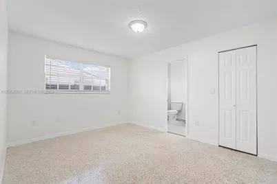 1333 W 37th St, Hialeah, FL 33012 - Photo 17