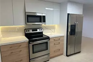 910 Bay Dr, Miami Beach, FL 33141 - Photo 13