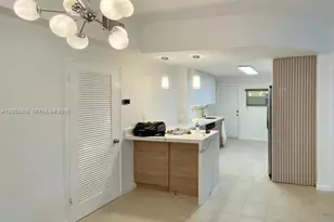 910 Bay Dr, Miami Beach, FL 33141 - Photo 9