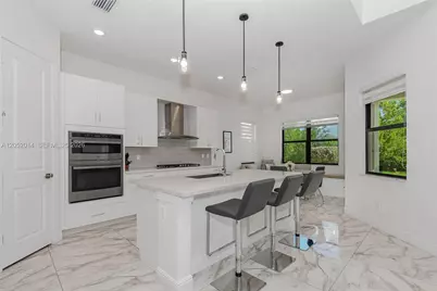 12835 Bayside Ct, Parkland, FL 33076 - Photo 9