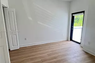 825 NE 211th St, Miami, FL 33179 - Photo 17