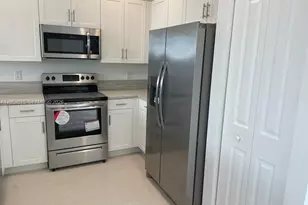 825 NE 211th St, Miami, FL 33179 - Photo 3