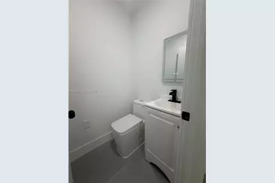 2002 NW 87th St, Miami, FL 33147 - Photo 17