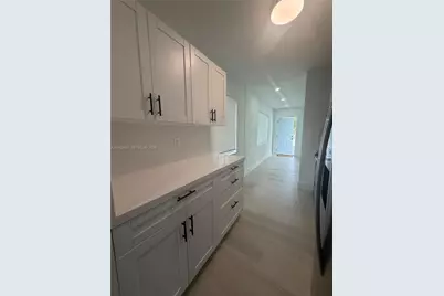 2002 NW 87th St, Miami, FL 33147 - Photo 13
