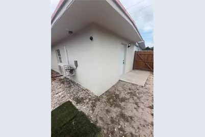 2002 NW 87th St, Miami, FL 33147 - Photo 27