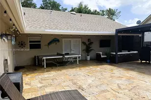8765 SW 58th St, Cooper City, FL 33328 - Photo 9