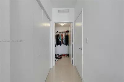 90 SW 3rd St #3511, Miami, FL 33130 - Photo 11