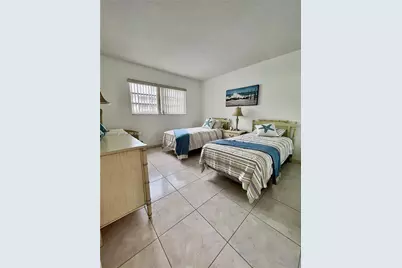 501 Blue Heron Dr #121-A, Hallandale Beach, FL 33009 - Photo 11