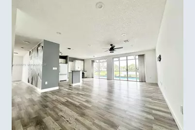 7647 Rockport Cir, Lake Worth, FL 33467 - Photo 3