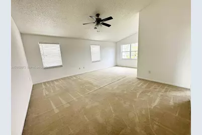 7647 Rockport Cir, Lake Worth, FL 33467 - Photo 7