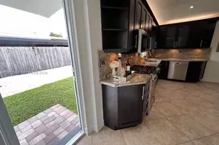 9211 SW 13th St, Miami, FL 33174 - Photo 33