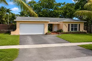 9320 NW 13th St, Pembroke Pines, FL 33024 - Photo 3