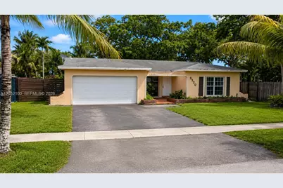 9320 NW 13th St, Pembroke Pines, FL 33024 - Photo 31