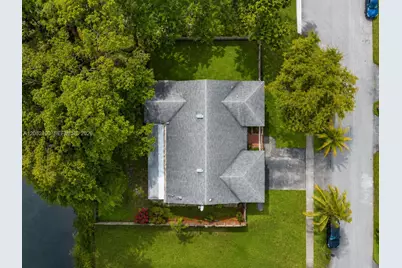 9320 NW 13th St, Pembroke Pines, FL 33024 - Photo 35