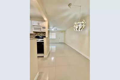 20210 NE 2nd Ave #V4, Miami Gardens, FL 33179 - Photo 5