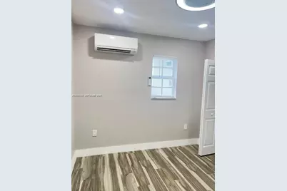 922 NW 2nd St #2, Miami, FL 33128 - Photo 9