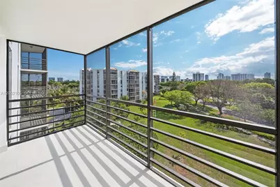 20400 W Country Club Dr #610, Aventura, FL 33180 - Photo 25